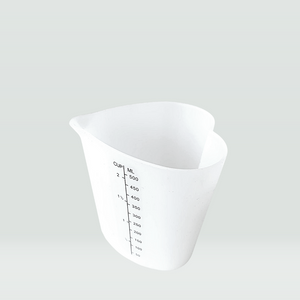 
                  
                    Heart-Shaped Silicone Measuring Cup
                  
                